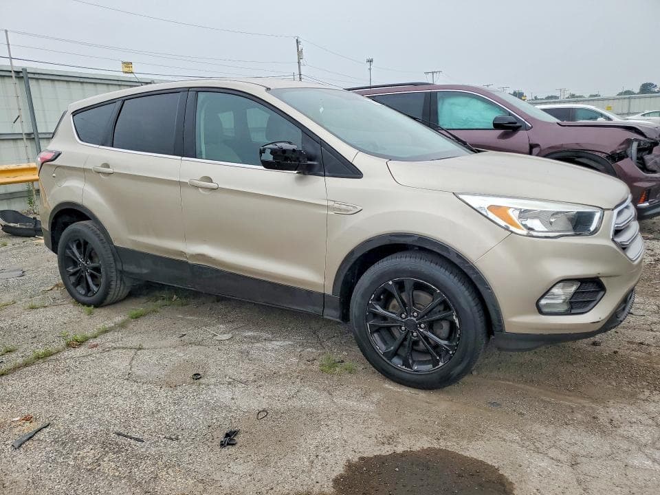 2017 FORD ESCAPE SE 4