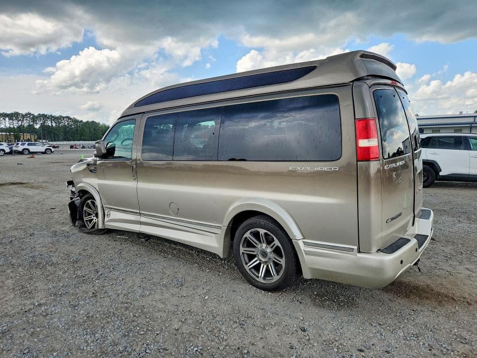 2017 CHEVROLET EXPRESS G2500 2