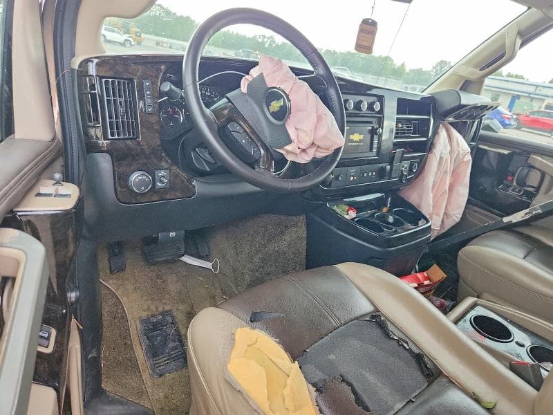 2017 CHEVROLET EXPRESS G2500 8