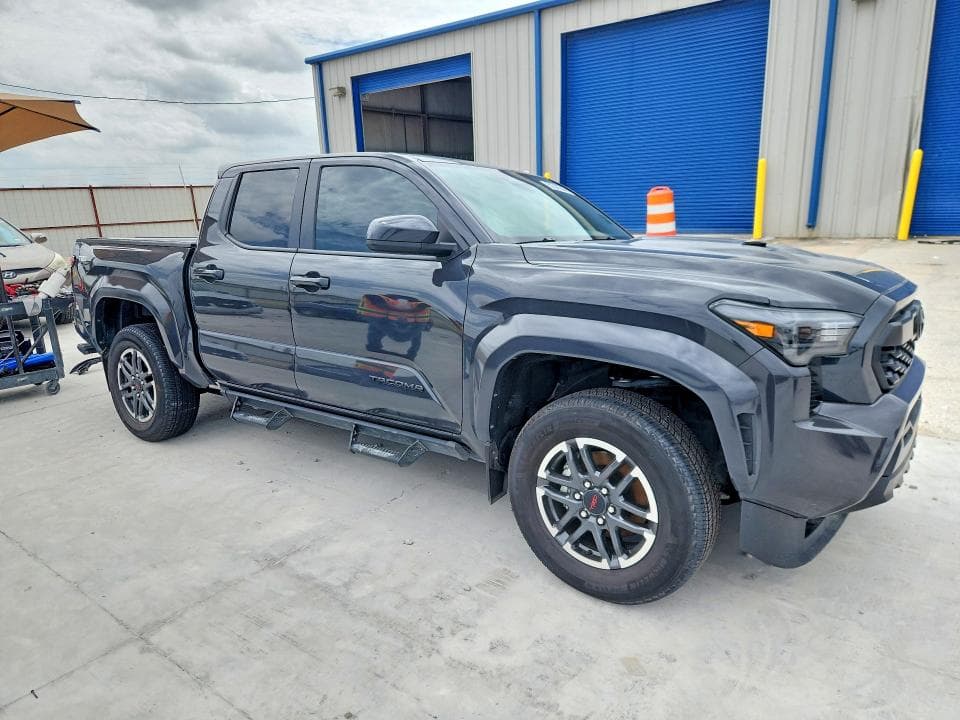 2024 TOYOTA TACOMA TRD SPORT 4