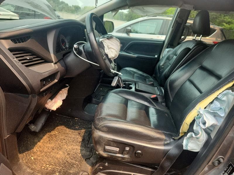 2017 TOYOTA SIENNA SE SE 7