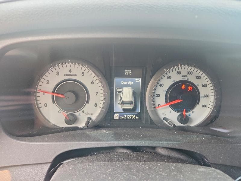 2017 TOYOTA SIENNA SE SE 9