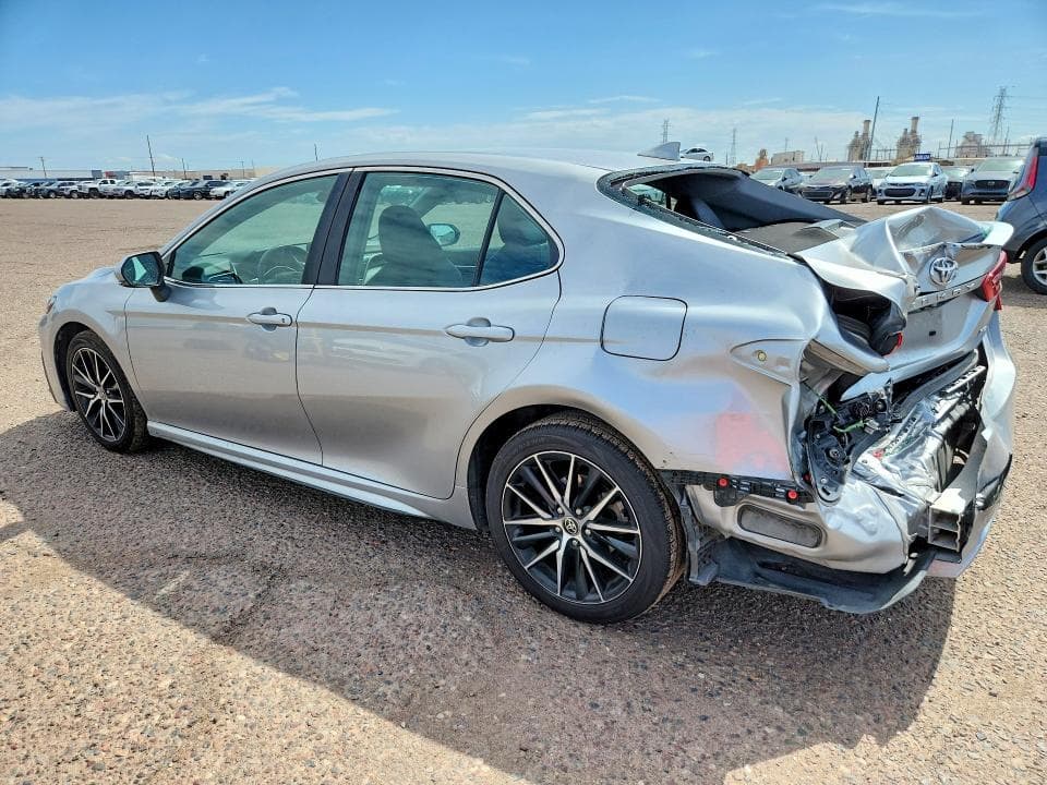 2022 TOYOTA CAMRY SE 2