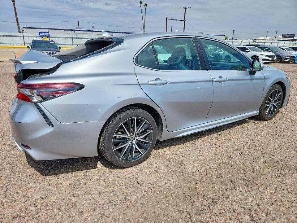 2022 TOYOTA CAMRY SE 3