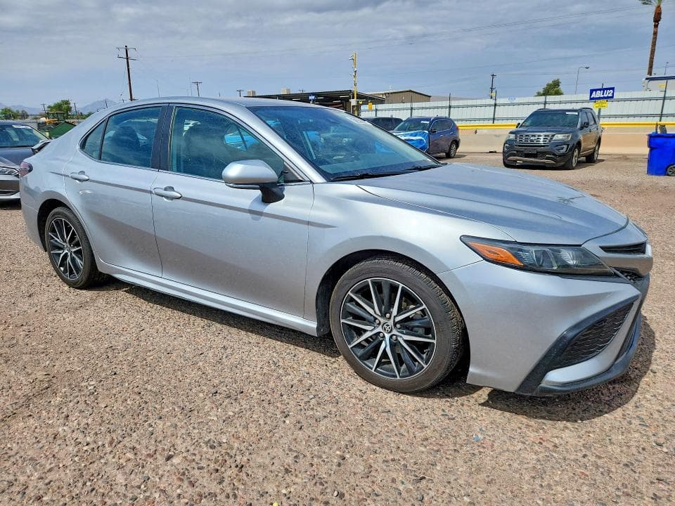 2022 TOYOTA CAMRY SE 4