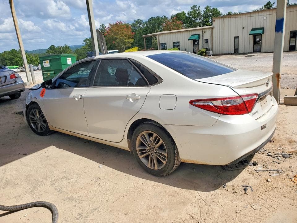 2017 TOYOTA CAMRY SE 2