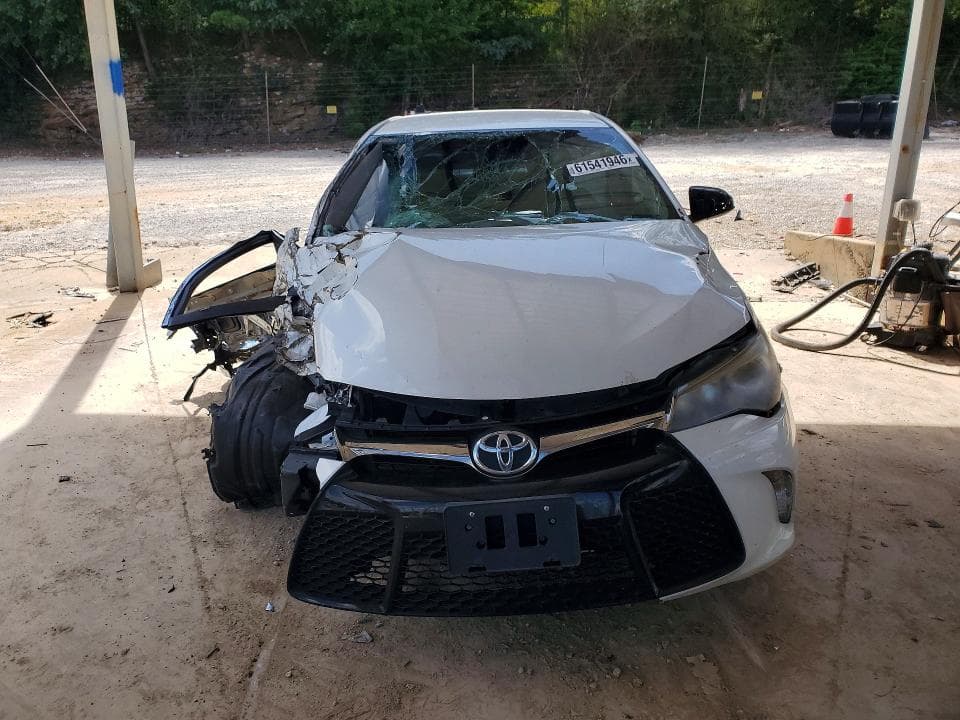 2017 TOYOTA CAMRY SE 5