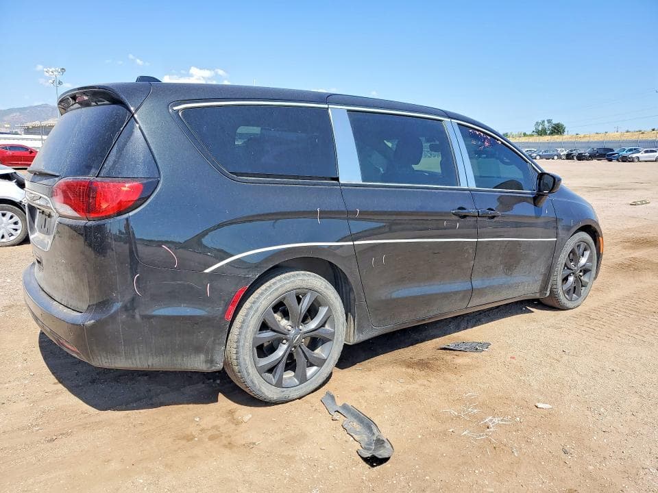 2019 CHRYSLER PACIFICA TOURING PLUS 3