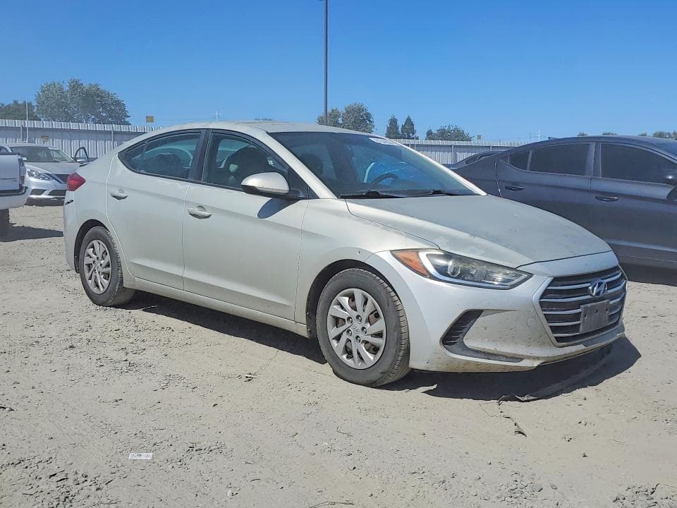 2017 HYUNDAI ELANTRA SE 4