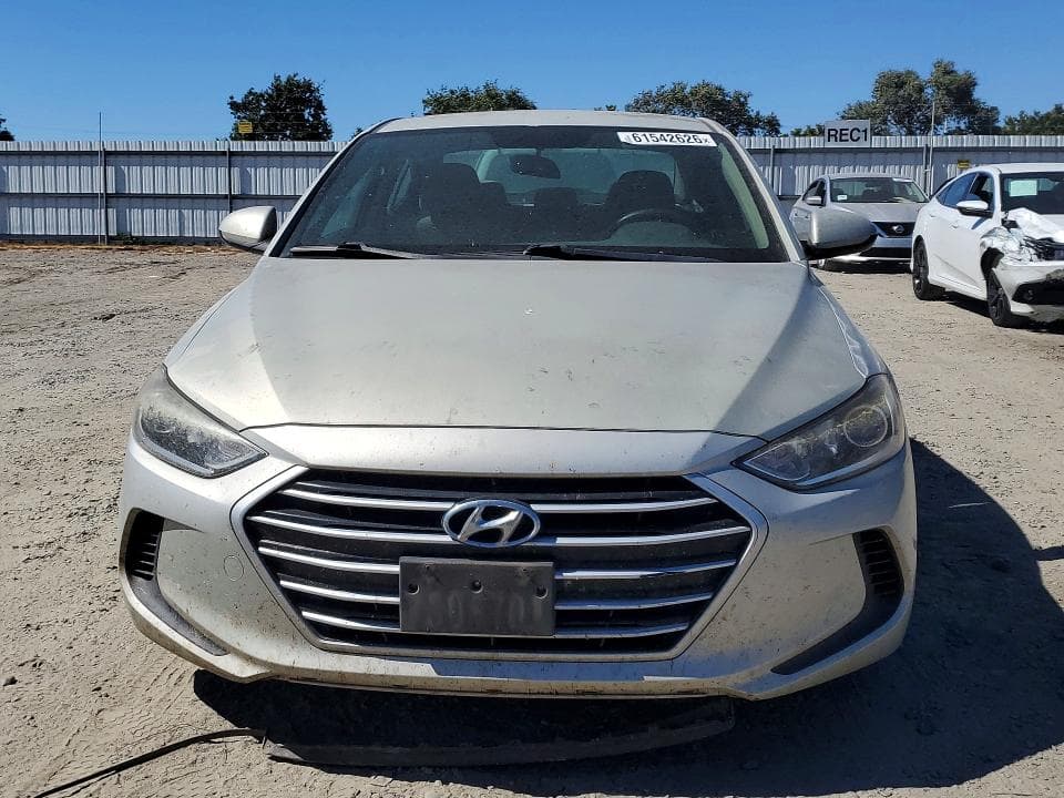 2017 HYUNDAI ELANTRA SE 5