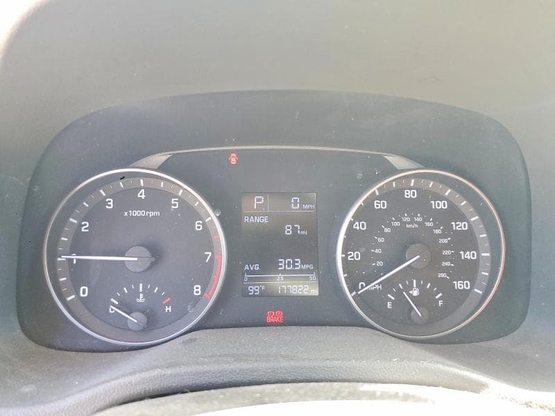 2017 HYUNDAI ELANTRA SE 9
