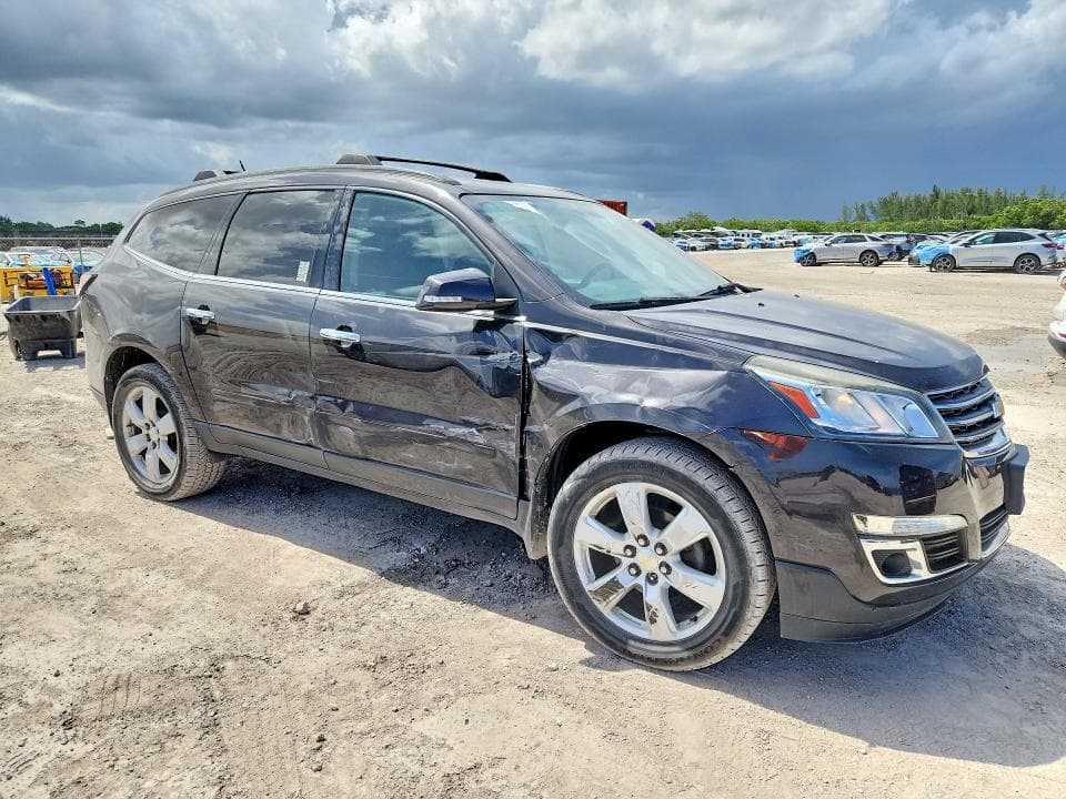 2017 CHEVROLET TRAVERSE LT LT 4
