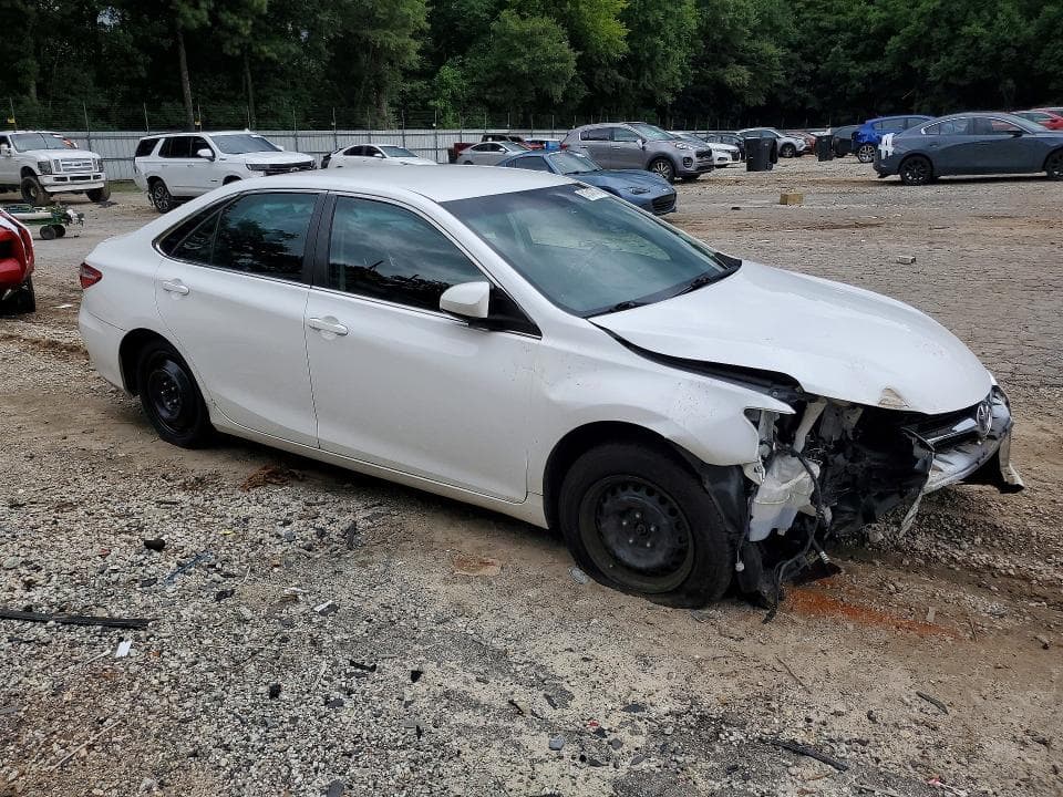 2017 TOYOTA CAMRY LE 4