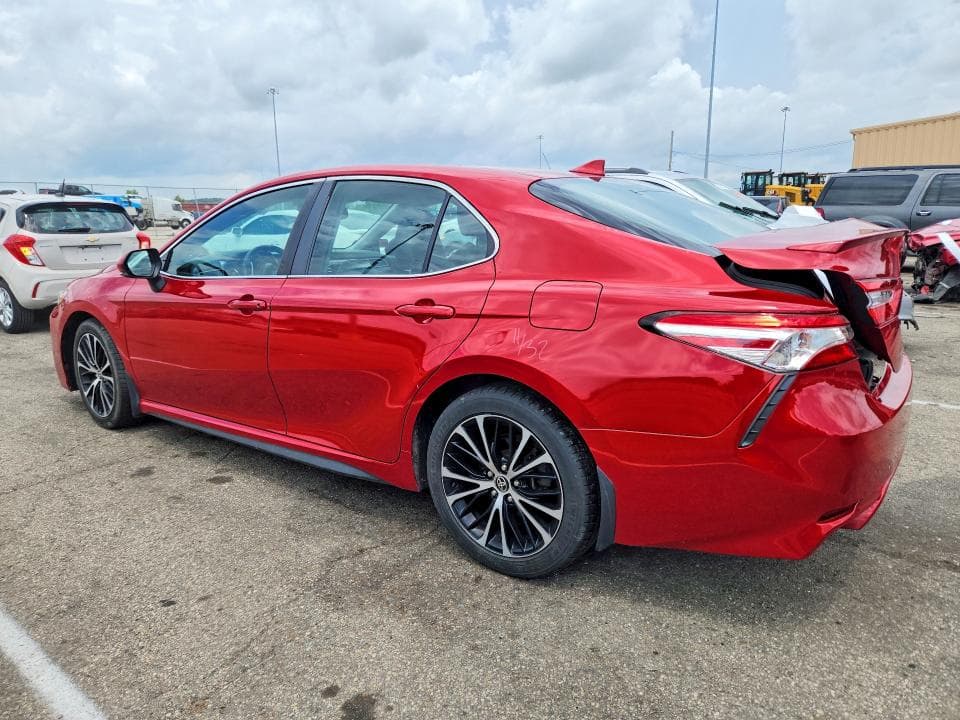 2020 TOYOTA CAMRY SE 2