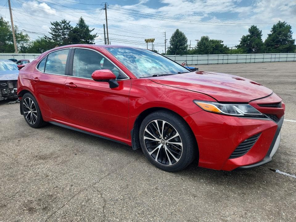 2020 TOYOTA CAMRY SE 4