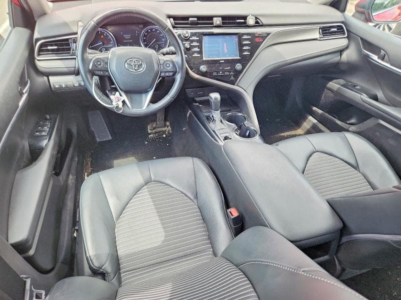 2020 TOYOTA CAMRY SE 8