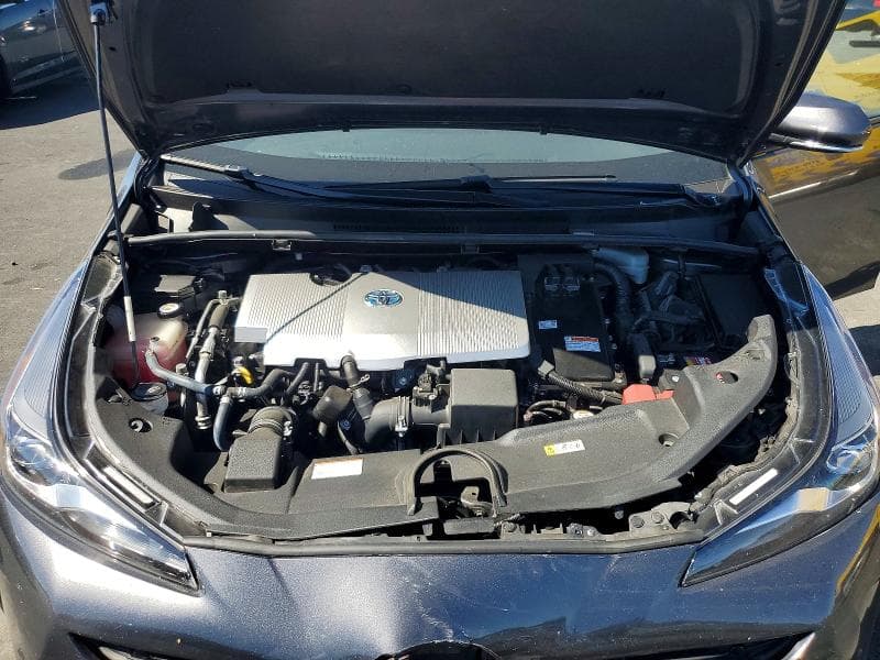 2019 TOYOTA PRIUS XLE 11