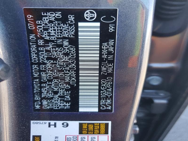 2019 TOYOTA PRIUS XLE 12