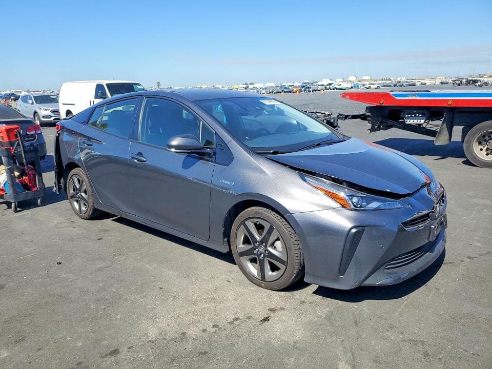 2019 TOYOTA PRIUS XLE 4