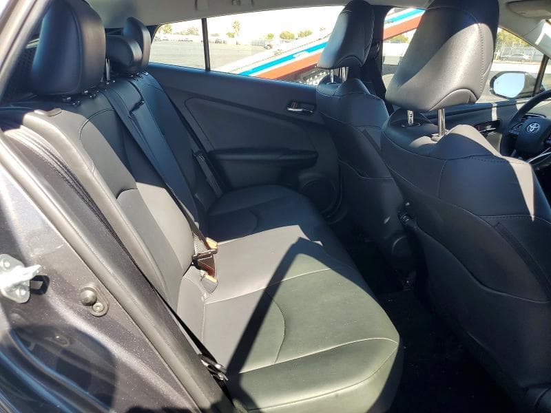 2019 TOYOTA PRIUS XLE 10
