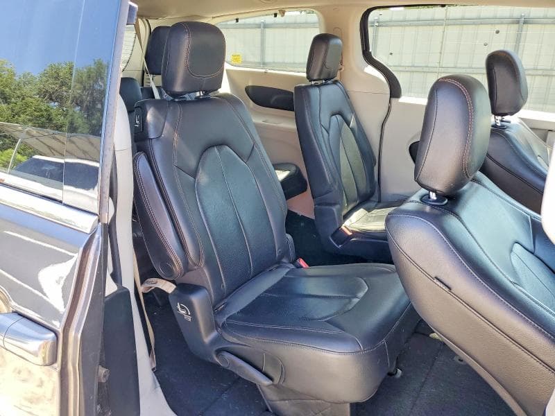 2018 CHRYSLER PACIFICA TOURING L 11