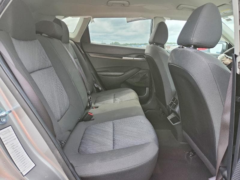 2026 KIA SELTOS LX 10