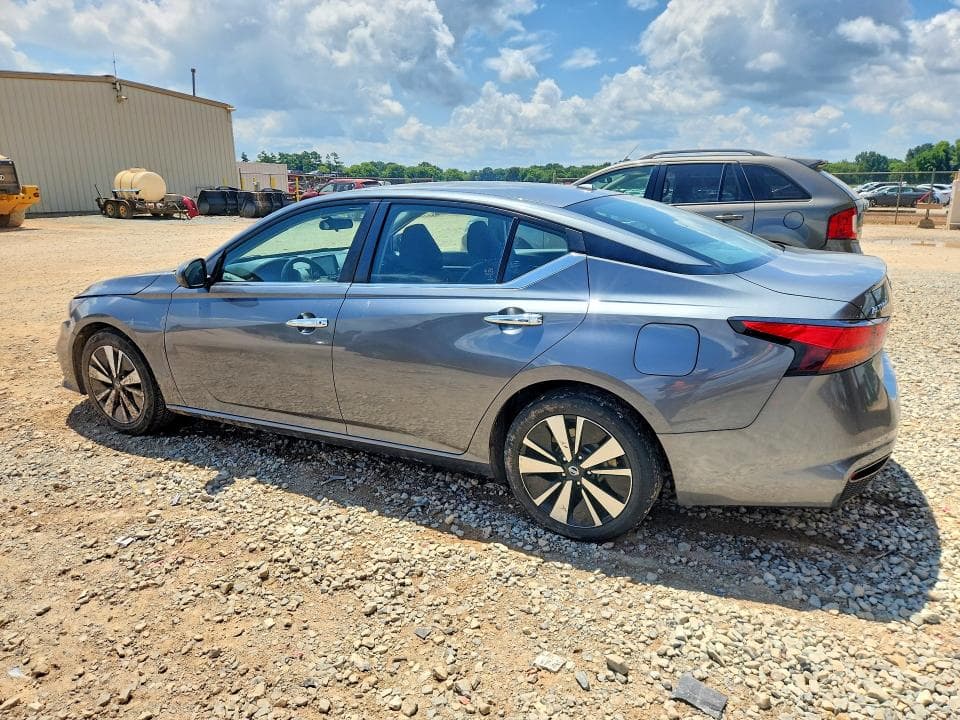 2021 NISSAN ALTIMA SV 2