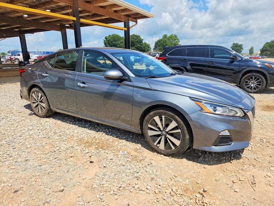 2021 NISSAN ALTIMA SV 4