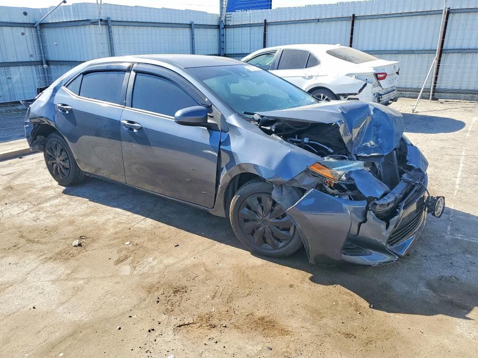 2018 TOYOTA COROLLA LE 4