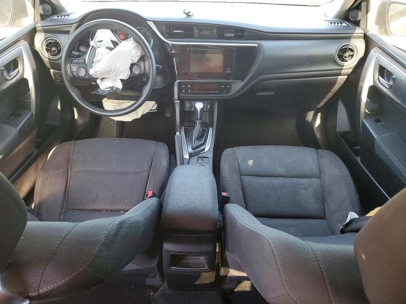 2018 TOYOTA COROLLA LE 8