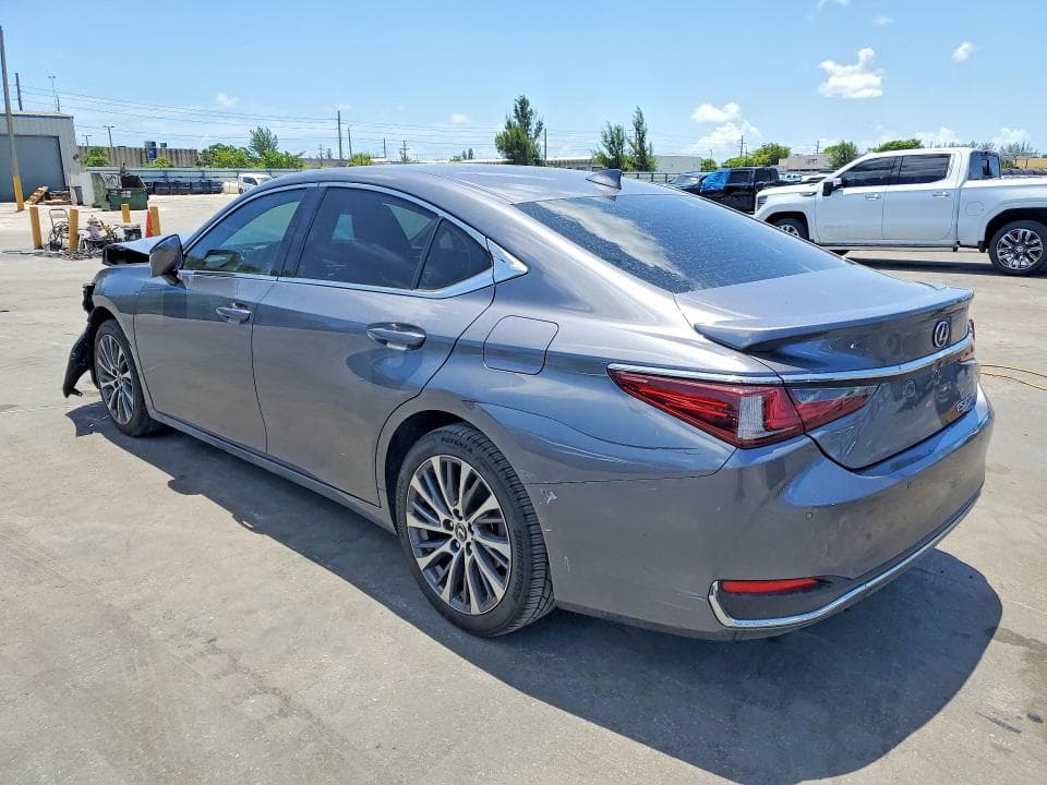 2019 LEXUS ES 300H 2