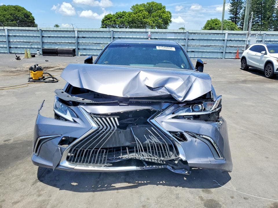 2019 LEXUS ES 300H 5
