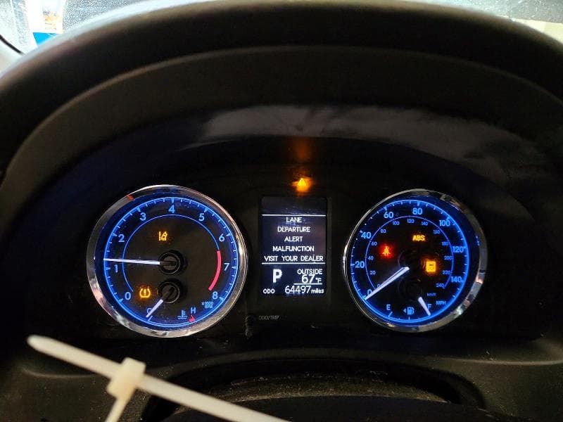 2017 TOYOTA COROLLA LE 9