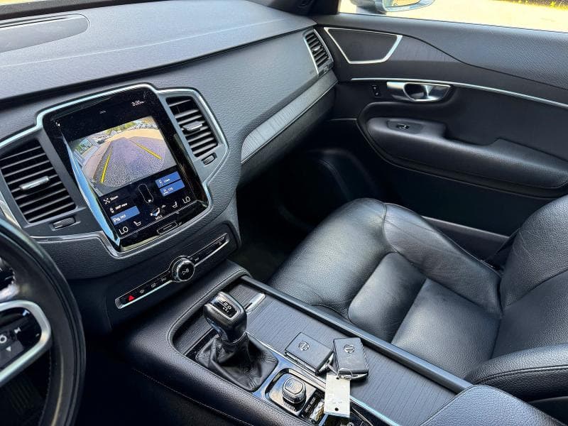2020 VOLVO XC90 T6 MOMENTUM T6 MOMENTUM 11