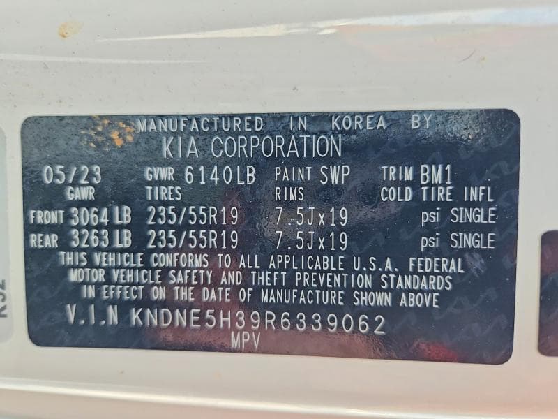 2024 KIA CARNIVAL SX 14