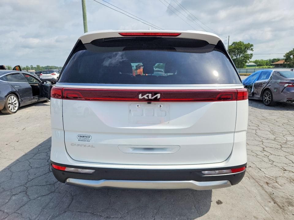 2024 KIA CARNIVAL SX 6