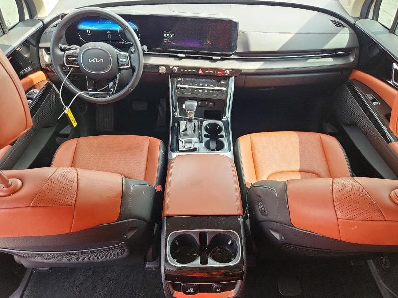2024 KIA CARNIVAL SX 8