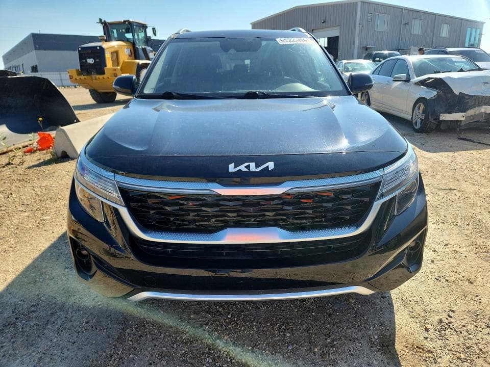2022 KIA SELTOS S 5