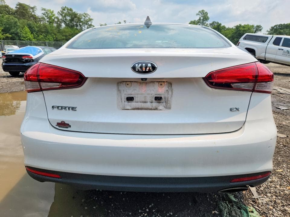 2017 KIA FORTE EX 6