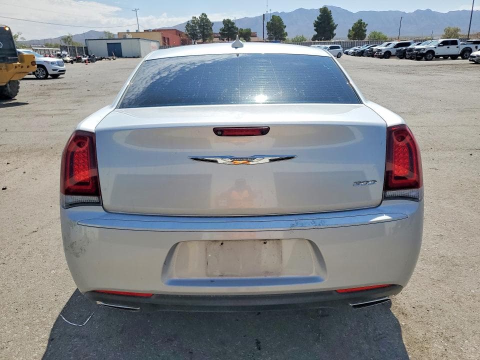 2020 CHRYSLER 300 TOURING 6