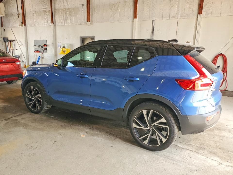 2021 VOLVO XC40 T5 R-DESIGN T5 R-DESIGN 2