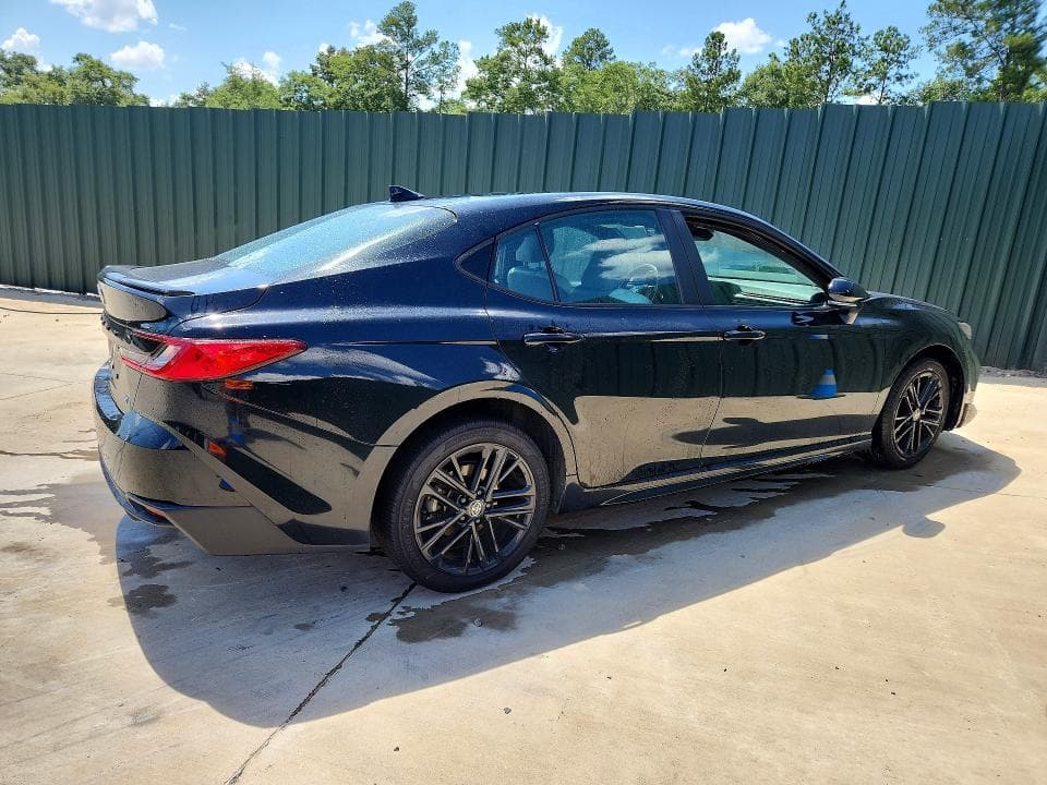 2025 TOYOTA CAMRY SE 3