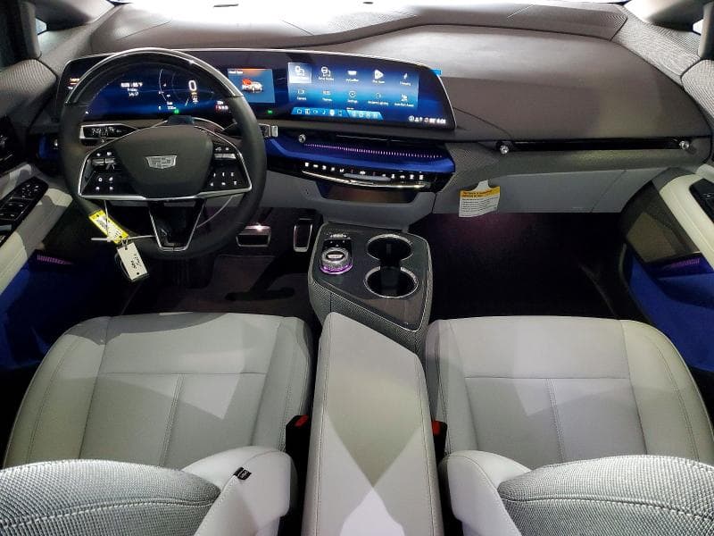 2026 CADILLAC OPTIQ LUXURY 8