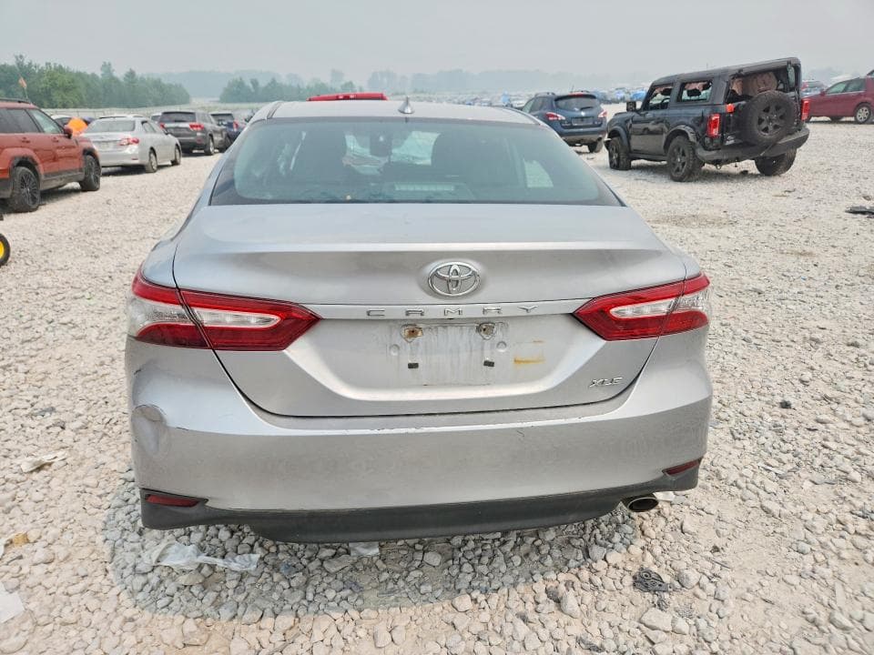 2020 TOYOTA CAMRY XLE 6