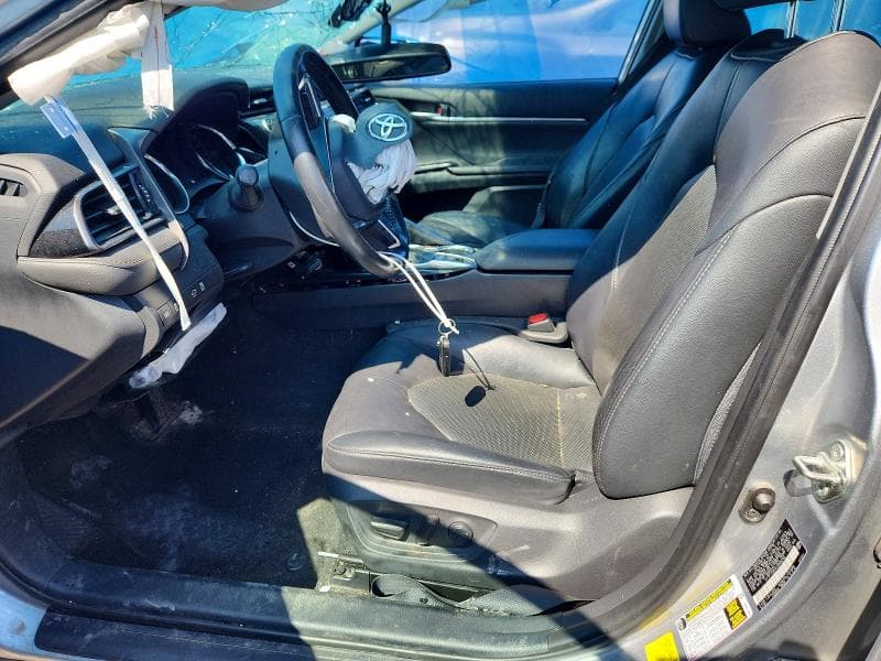 2020 TOYOTA CAMRY XLE 7