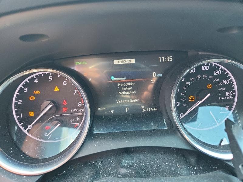 2020 TOYOTA CAMRY XLE 9