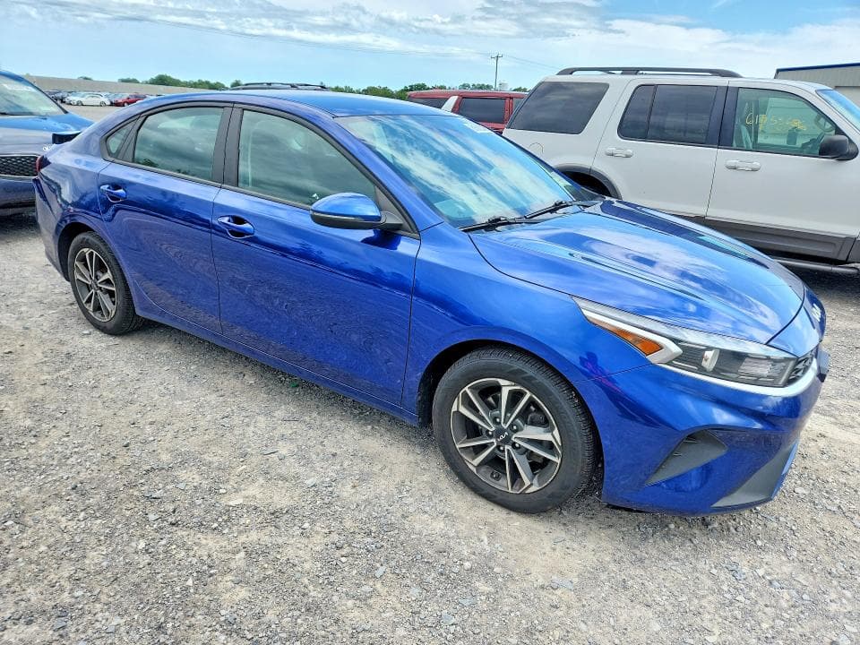 2023 KIA FORTE LXS 4