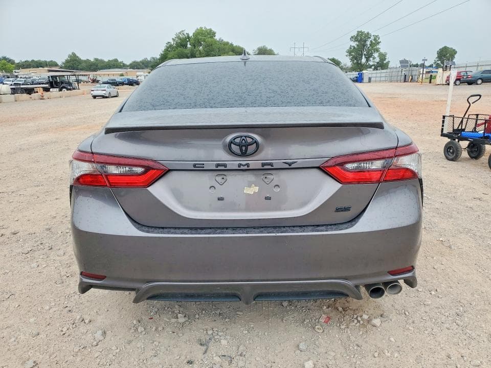 2021 TOYOTA CAMRY SE 6