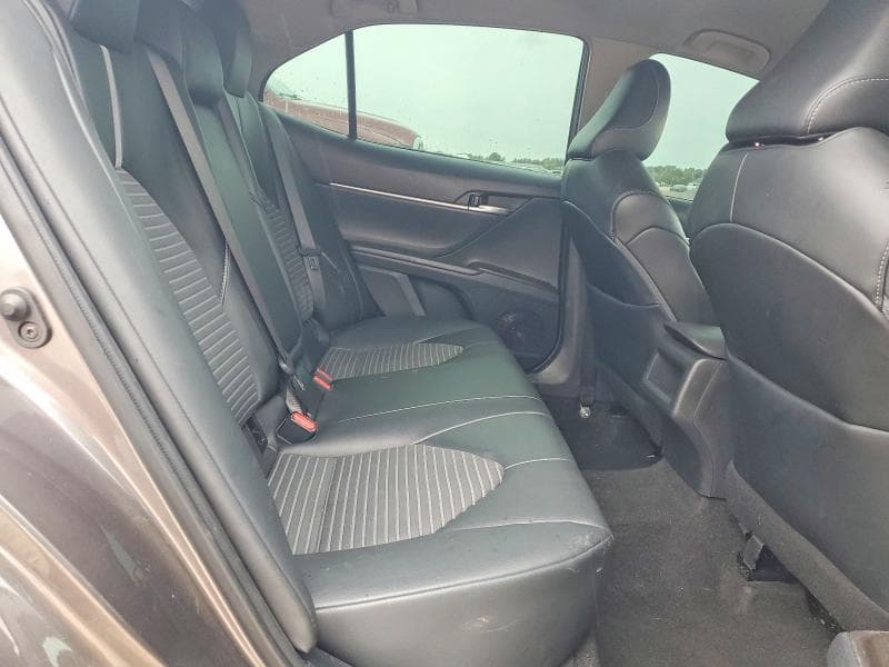 2021 TOYOTA CAMRY SE 10