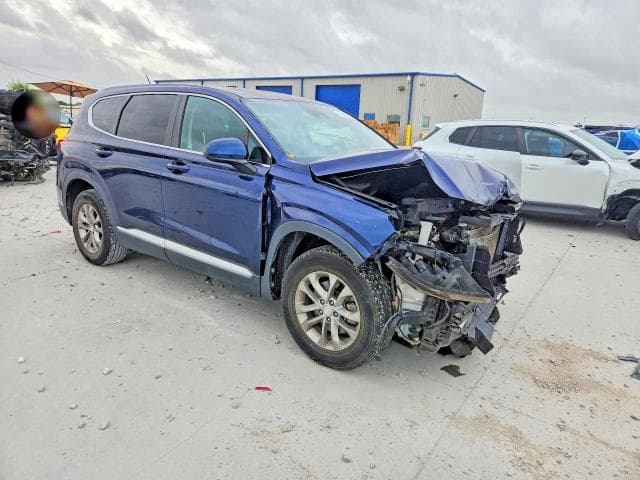 2019 HYUNDAI SANTA FE SE 4